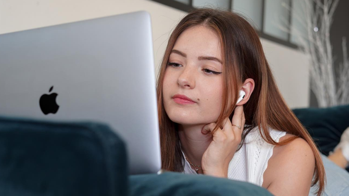 Elsa Bois sur les conséquences de son cyberharcèlement : "Je garde plus de choses pour moi"
