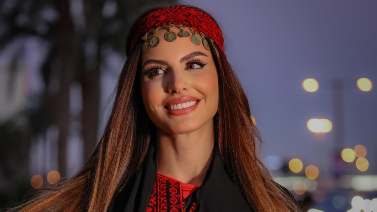 Nadeen Ayoub, première représentante de la Palestine à Miss Univers : &quot;Je porte la voix...&quot;