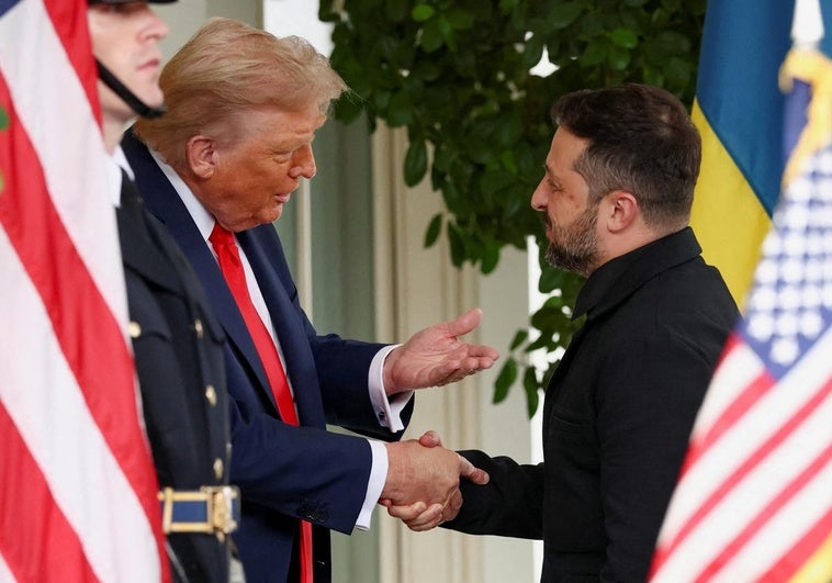 Volodymyr Zelensky en costume à la Maison-Blanche, Donald Trump ravi : &quot;J'adore !&quot;