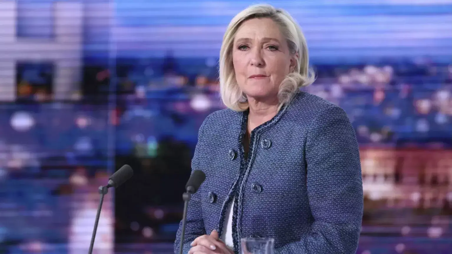 Marine Le Pen : ce cliché de la femme politique qui fait réagir… "On dirait Ophélie Winter"