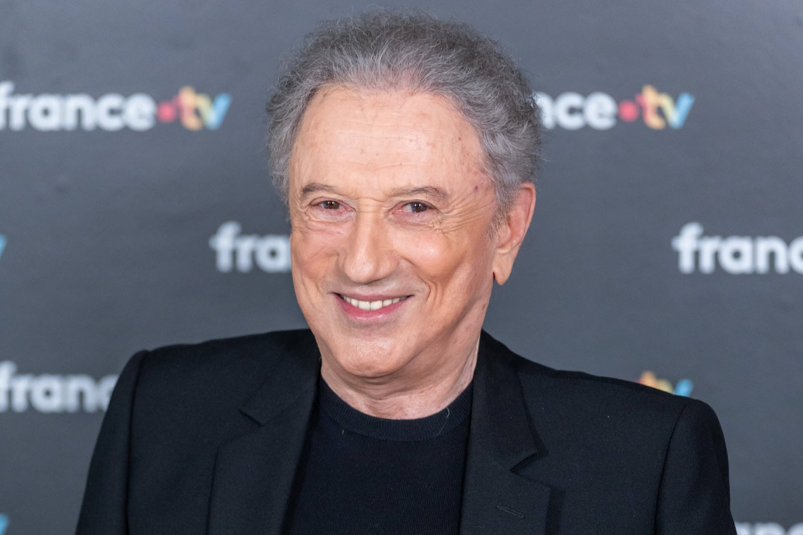 Michel Drucker sur sa longévité à la télévision : &quot;83 ans, finalement, c'est encore jeune&quot;