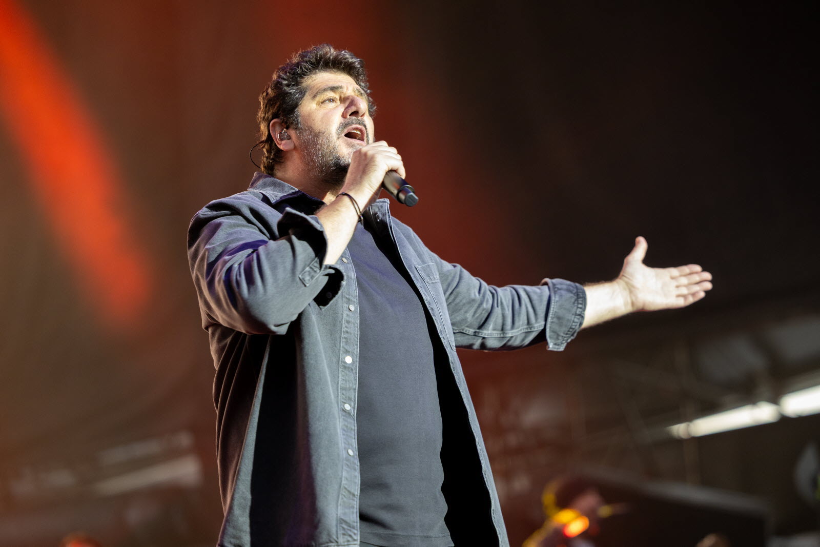 Patrick Fiori : pourquoi son concert gratuit à Saint-Tropez suscite la polémique