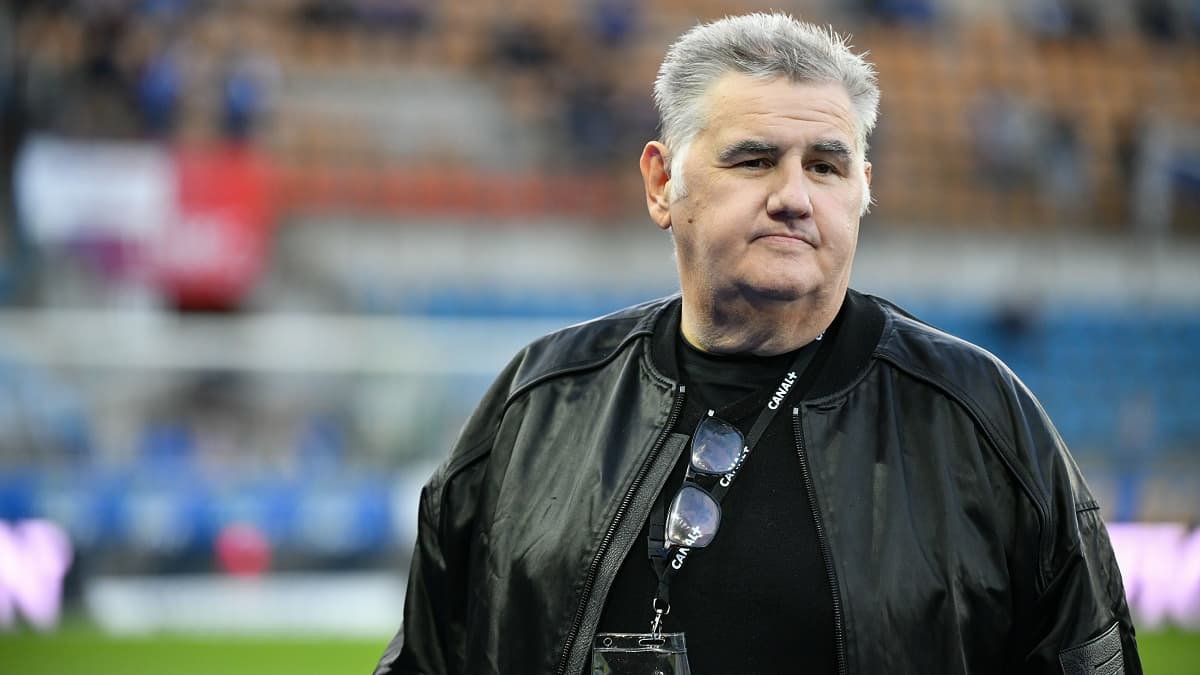 Pierre Ménès en pleine polémique, il insulte Djibril Cissé : &quot;C’est un abruti&quot;