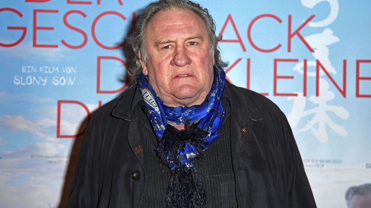 Gérard Depardieu jugé pour viols : le comédien filmé à la sortie d’un hôtel parisien la veille d'un nouveau rebondissement…