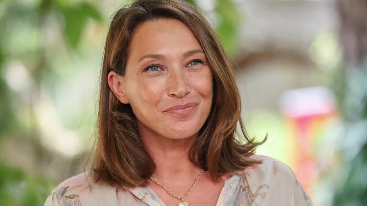 Laura Smet évoque la relation entre Nathalie Baye et Alain Delon : &quot;Ils ont été très proches&quot;