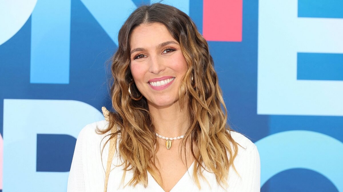 Laury Thilleman cash sur sa vie amoureuse : &quot;Ce n’est pas une tare de vouloir rester seule&quot;