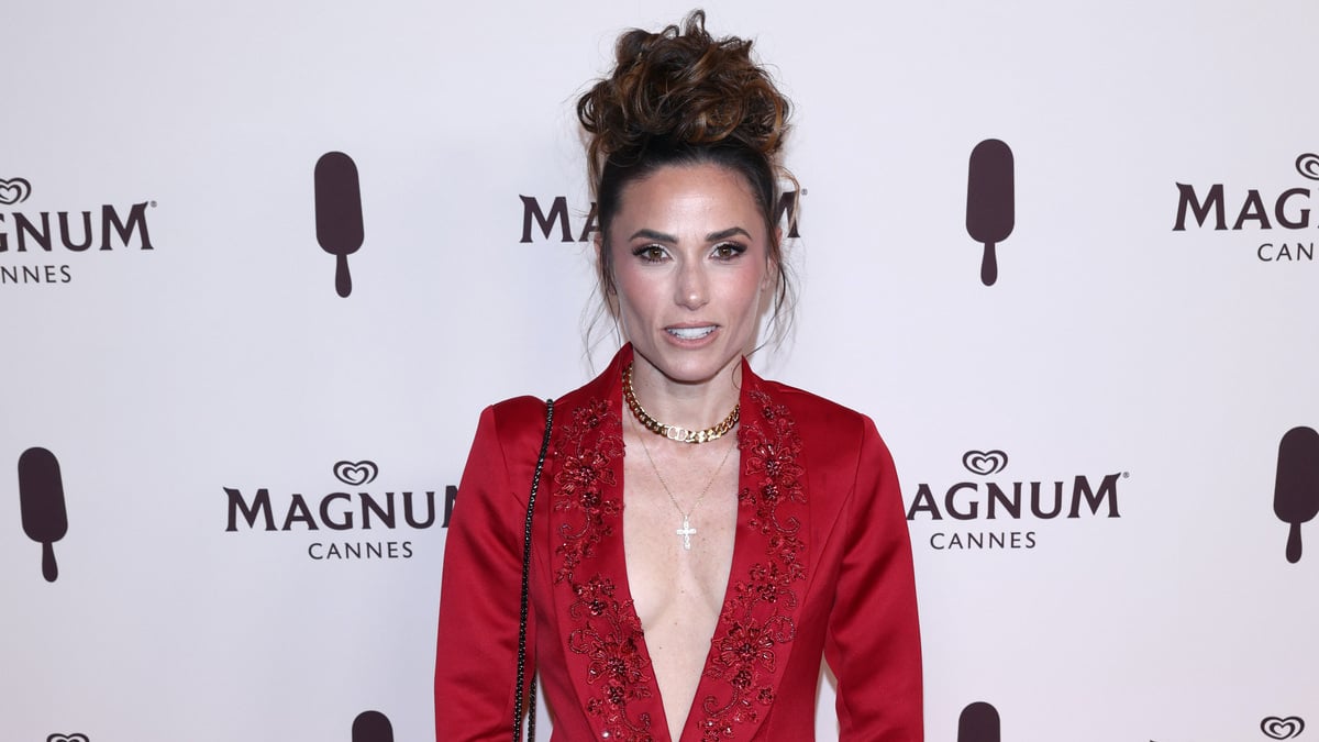 Capucine Anav balance sur sa romance avec Florent Manaudou : &quot;Je ne peux pas nier...&quot;