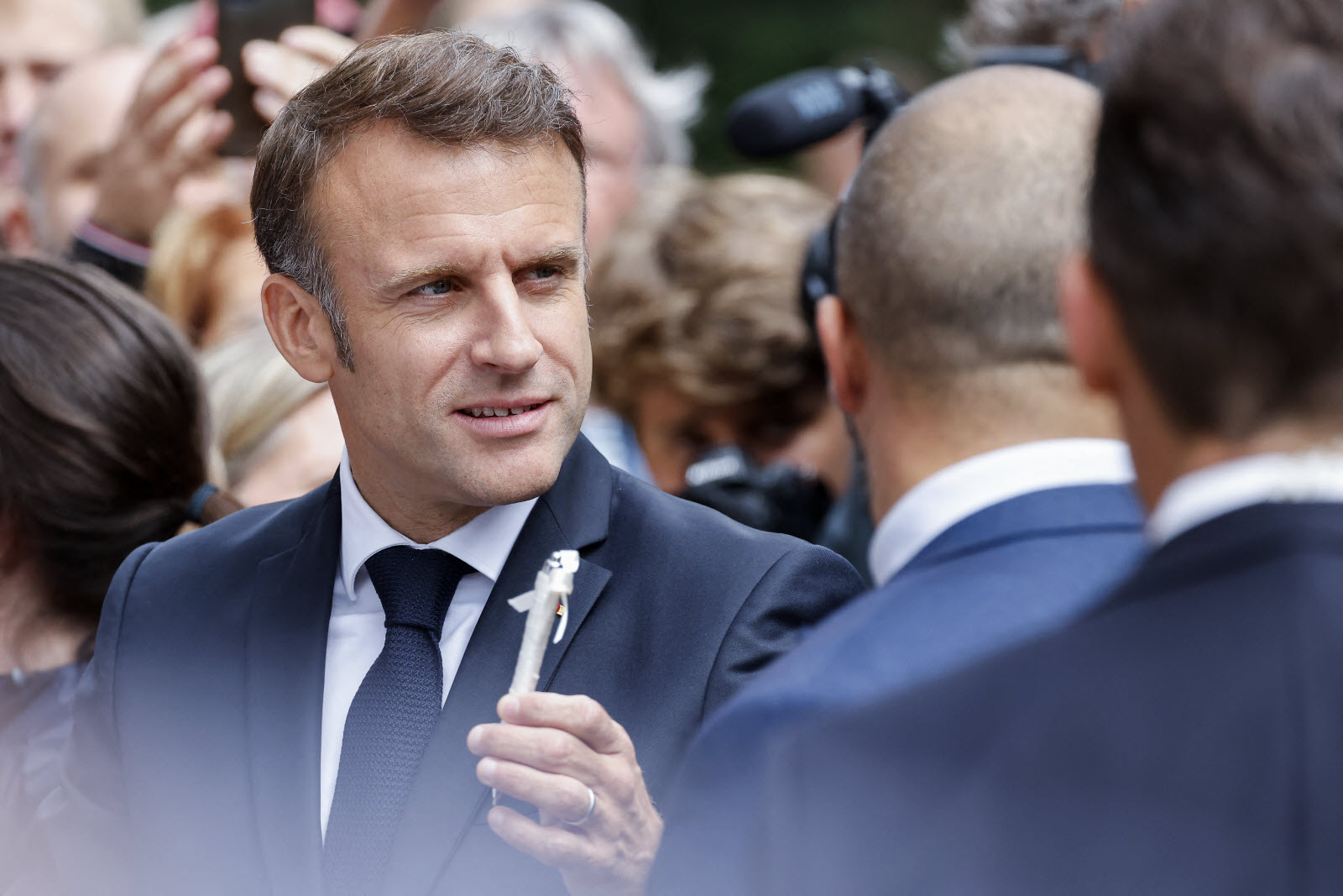 Emmanuel Macron chroniqueur radio auprès de Marc-Olivier Fogiel ? Pourquoi ce projet a été avorté