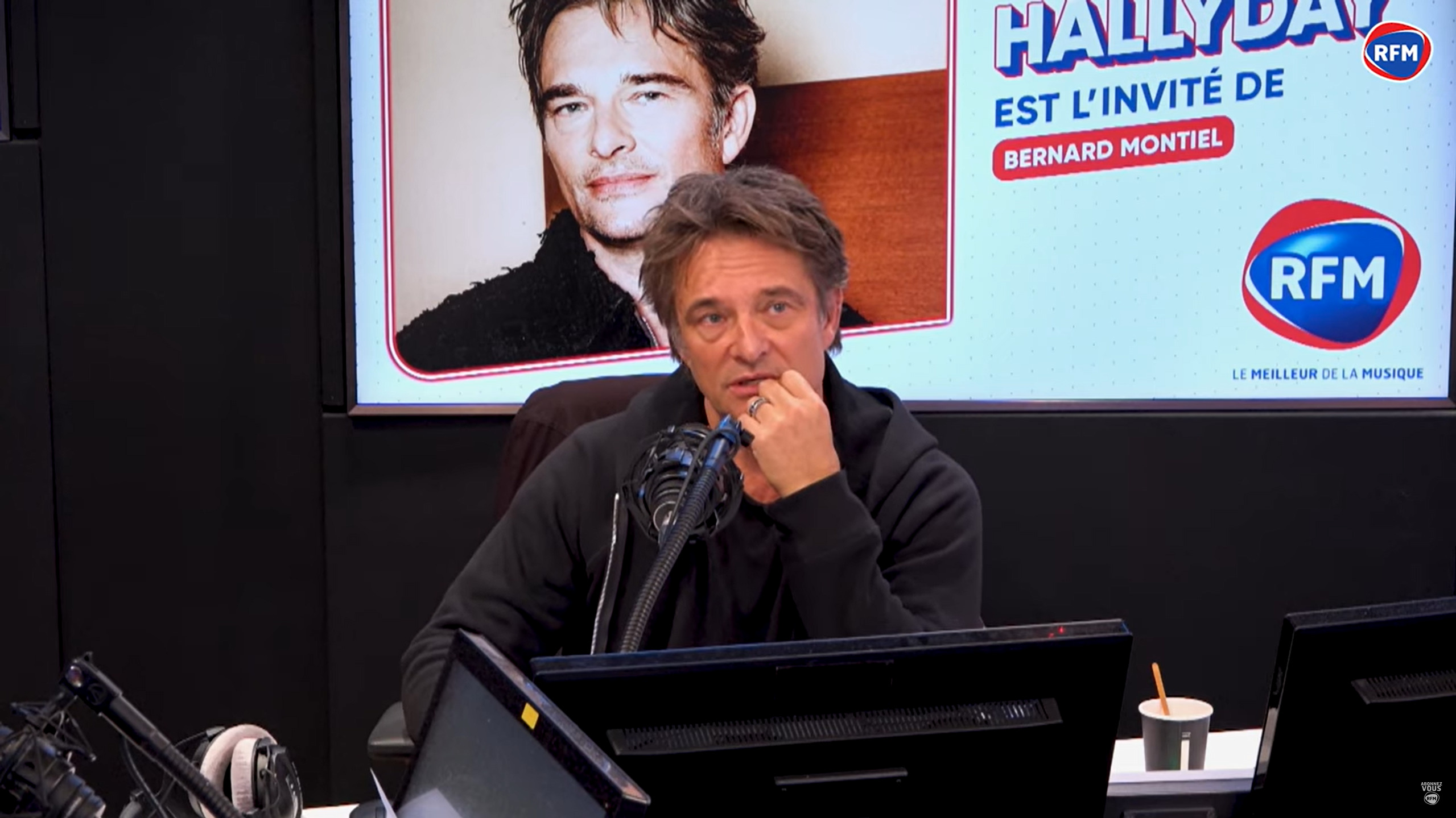 David Hallyday : son fils Cameron "dans tous ses états" face à l'attention grandissante du public David Hallyday : son fils Cameron "dans tous ses états" face à l'attention grandissante du public