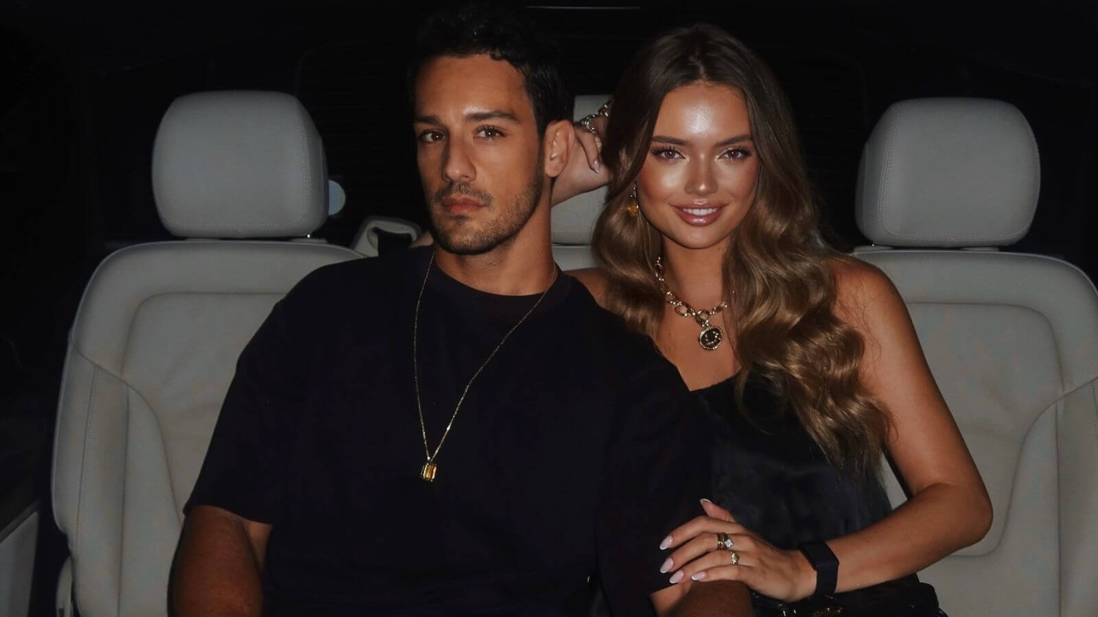 Diego El Glaoui : l’ex d’Iris Mittenaere fiancé à Maxime Teissier ? Cette bague qui sème le doute Diego El Glaoui : l’ex d’Iris Mittenaere fiancé à Maxime Teissier ? Cette bague qui sème le doute