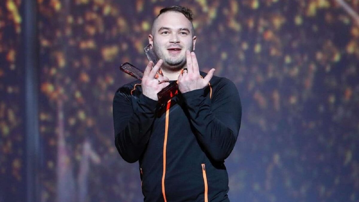 Jul : la propriétaire d’une villa où il a tourné un clip réclame plus de 100 millions d’euros