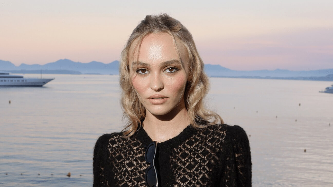 Lily-Rose Depp revient sur son combat contre l’anorexie : "Je suis très fière de mes progrès"