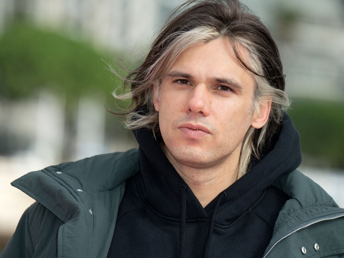Orelsan révèle comment il a gardé le secret sur sa paternité : "Je l'ai fait naturellement"