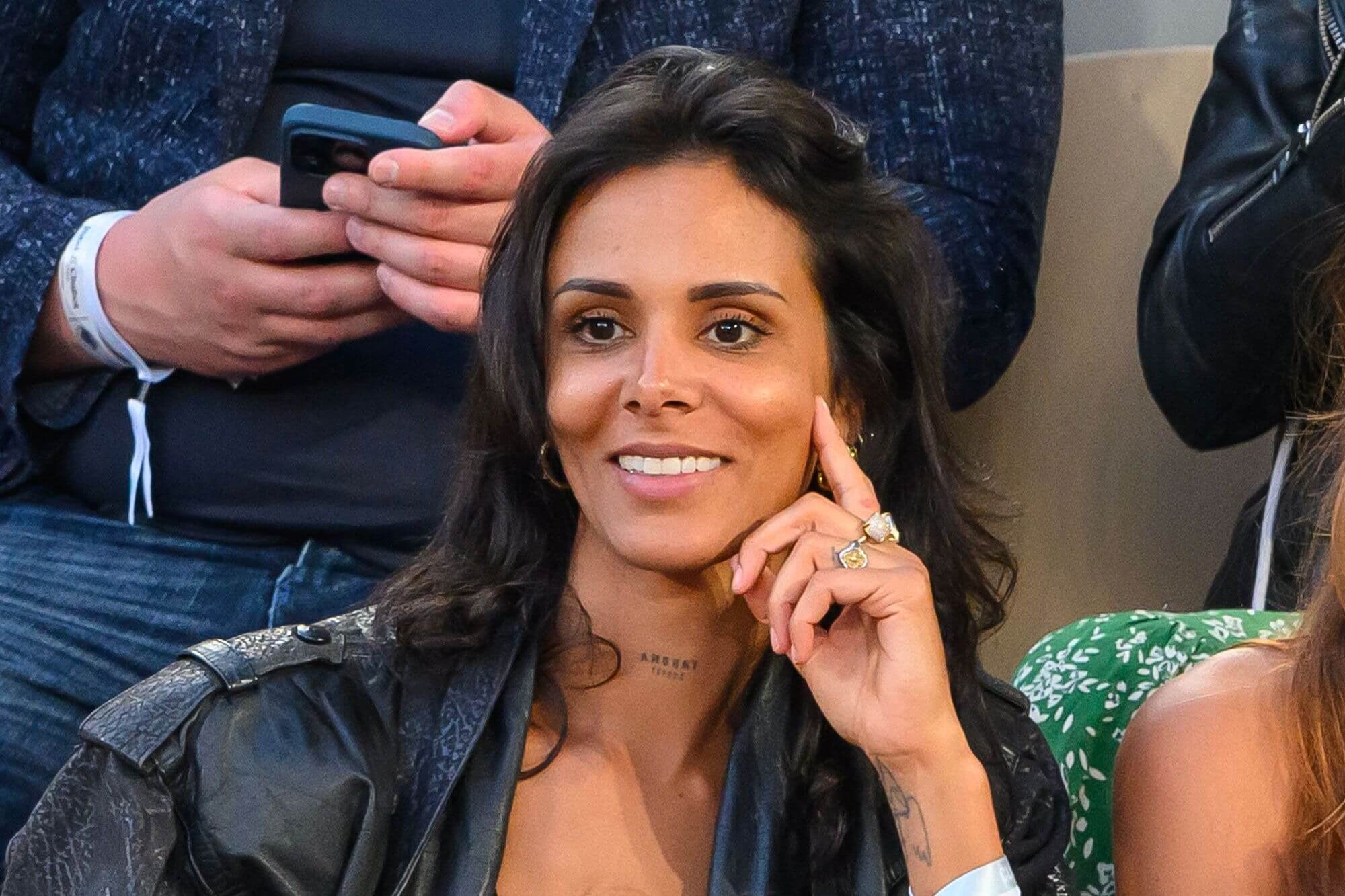 Shy'm très touchée en évoquant son fils dans &quot;Quotidien&quot; : &quot;Vous allez me faire pleurer…&quot;