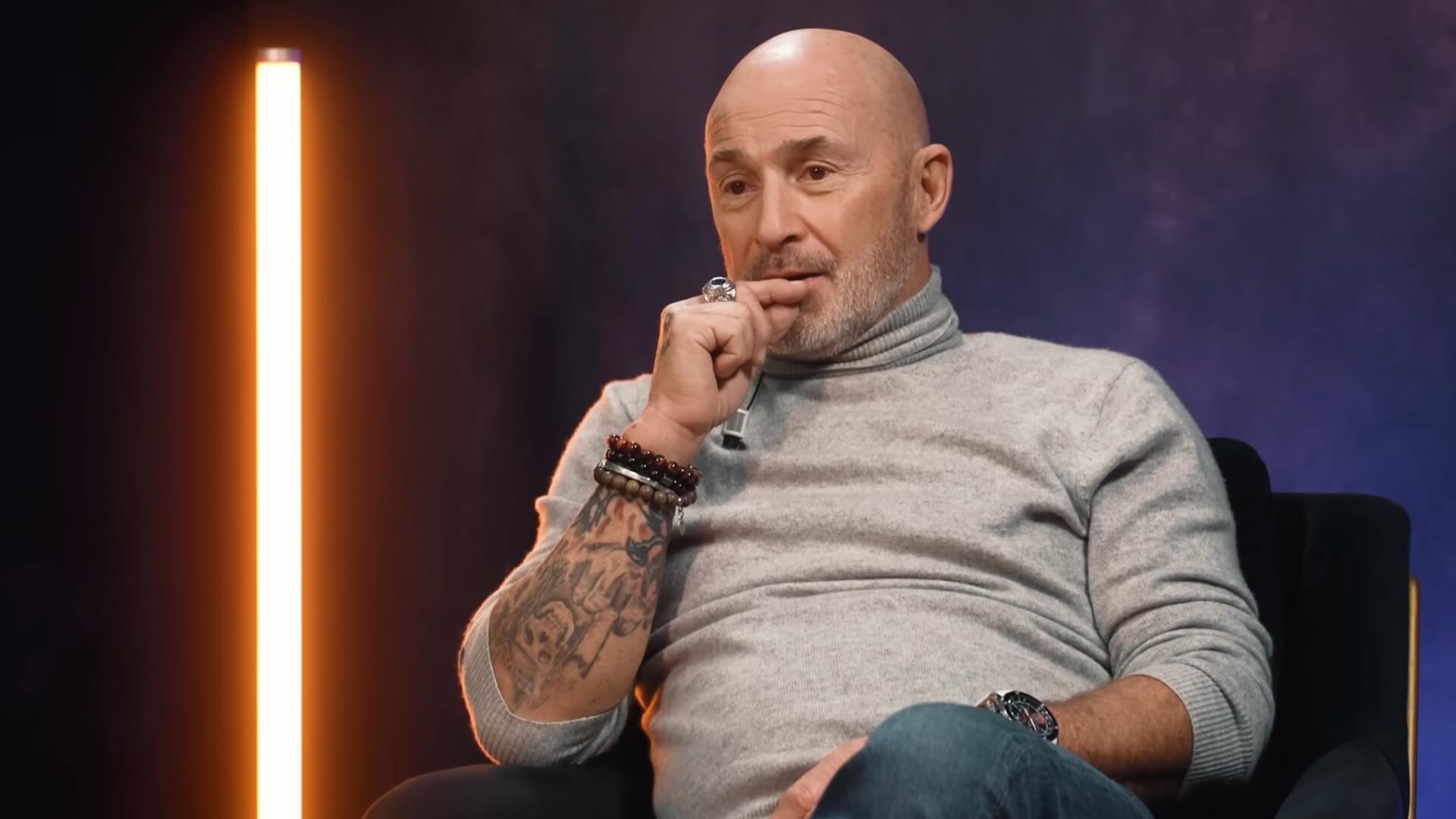 Vincent Lagaf' se confie avec émotion sur son petit-fils : "Je ne l’ai vu qu'une seule fois en deux mois" Vincent Lagaf' se confie avec émotion sur son petit-fils : "Je ne l’ai vu qu'une seule fois en deux mois"