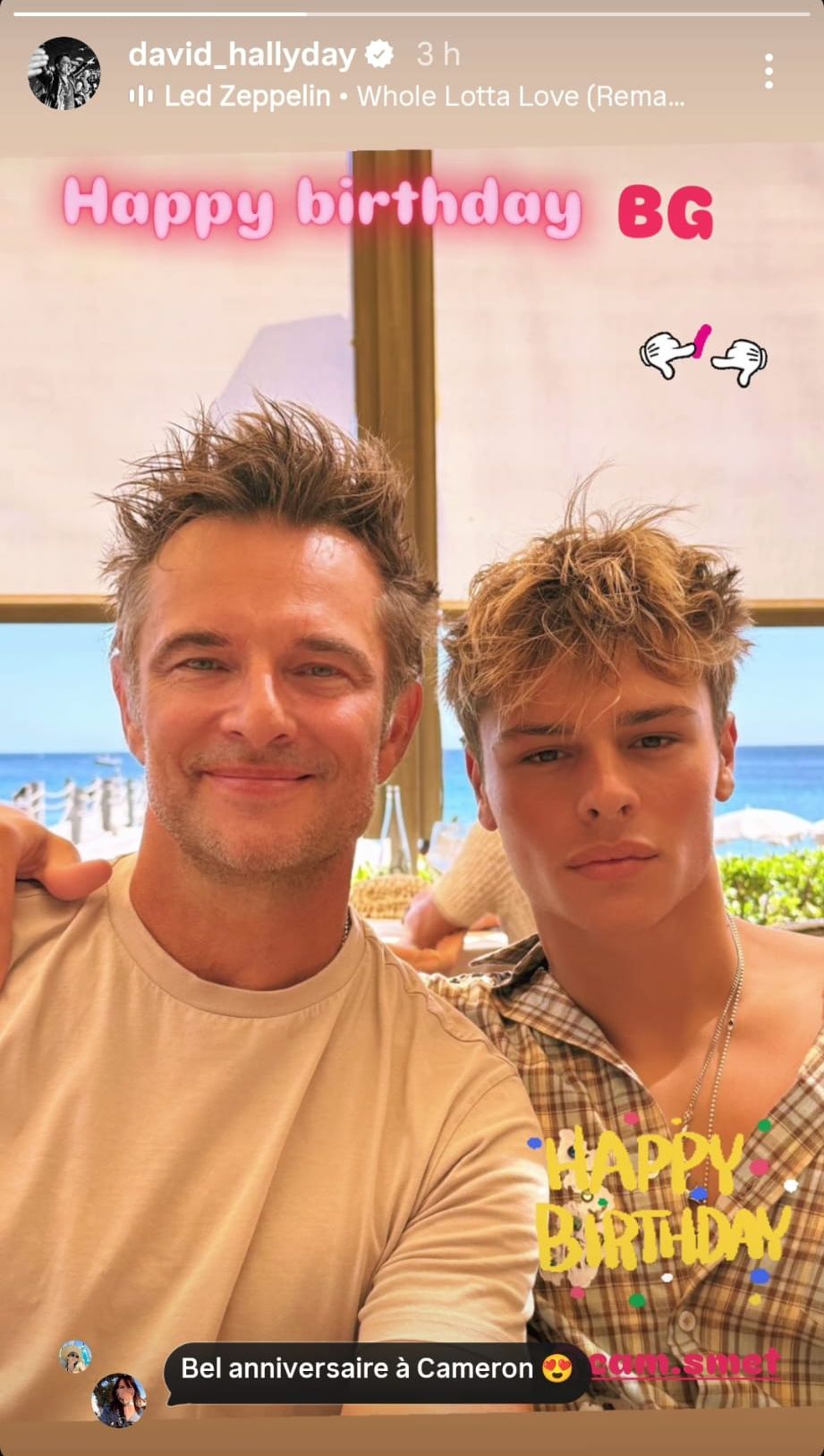 David Hallyday prend la pose avec son fils Cameron pour ses 21 ans, un véritable beau-gosse