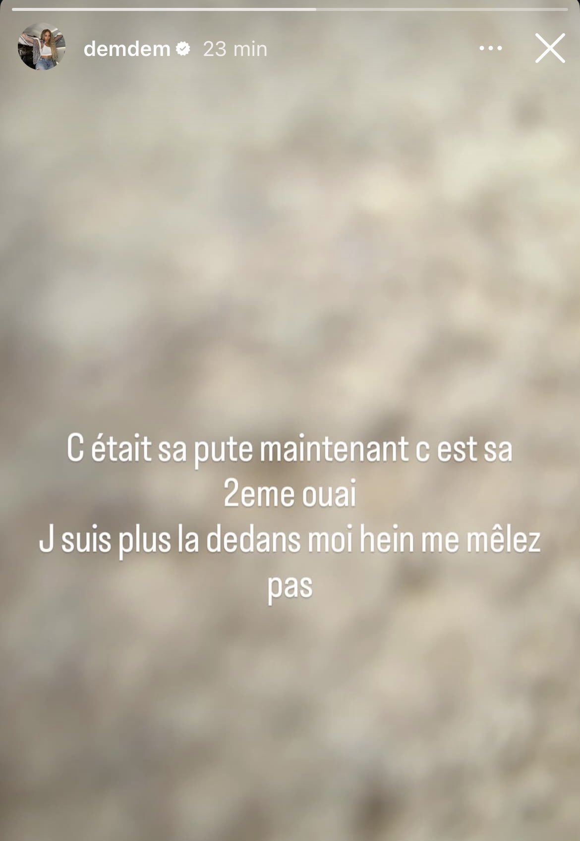 Gims  s'affiche en charmante compagnie, son ex DemDem réagit : "C'était sa p***..."