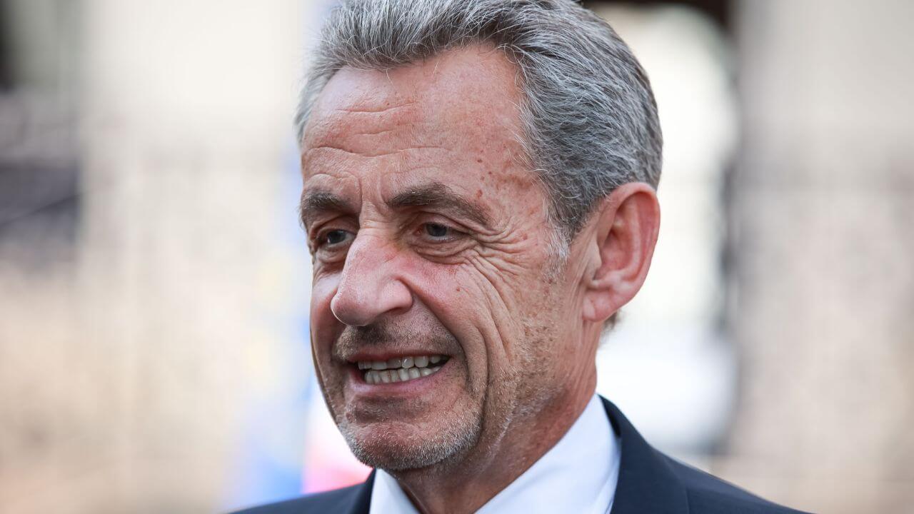 Nicolas Sarkozy bientôt incarcéré : un proche en dit plus sur ses conditions de détention... &quot;Le plus dur…&quot;