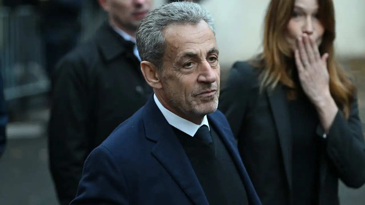 Nicolas Sarkozy incarcéré : une première nuit mouvementée à la prison de la Santé ?