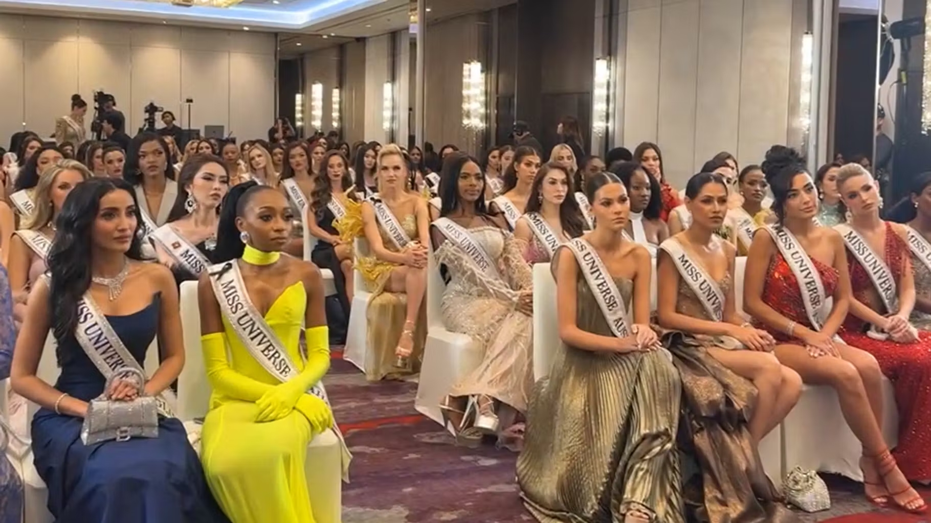 Miss Univers : solidaires avec Miss Mexique insultée sous leurs yeux, les candidates réagissent !