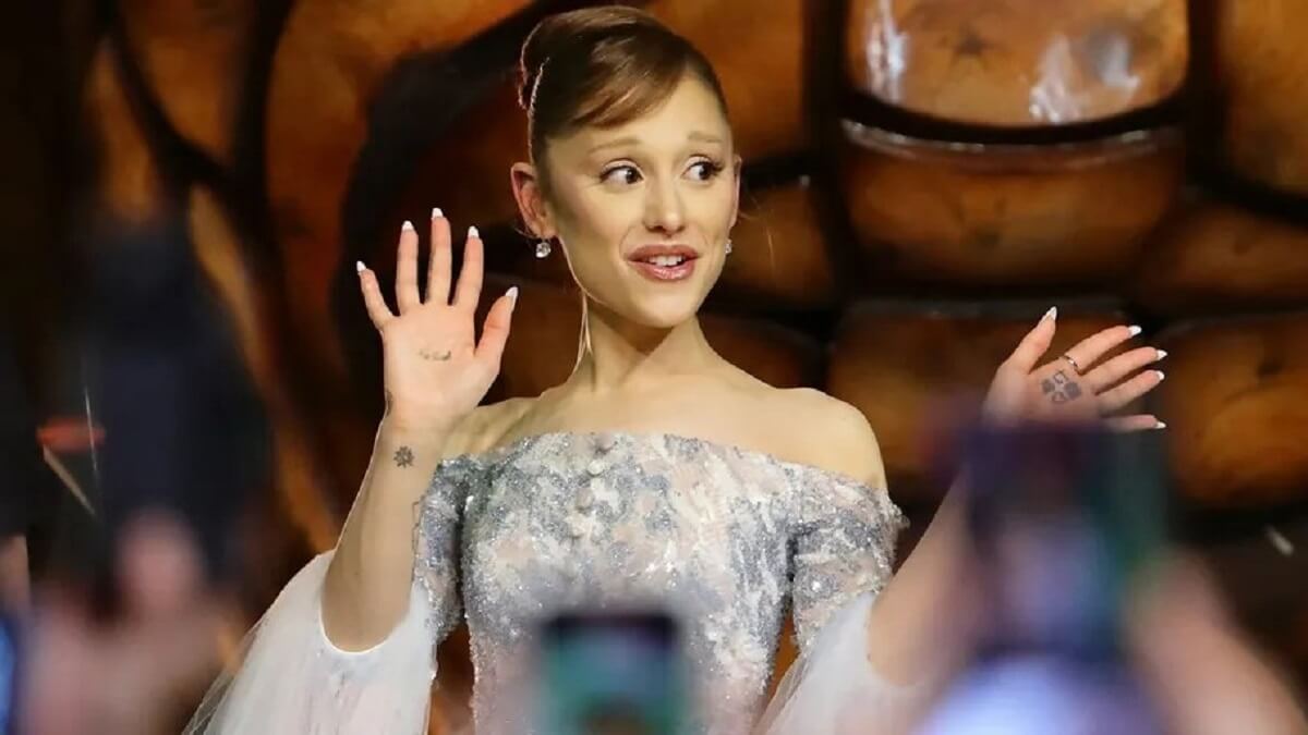 Ariana Grande : grosse frayeur ! La chanteuse attaquée par un fan lors de l'avant-première de Wicked