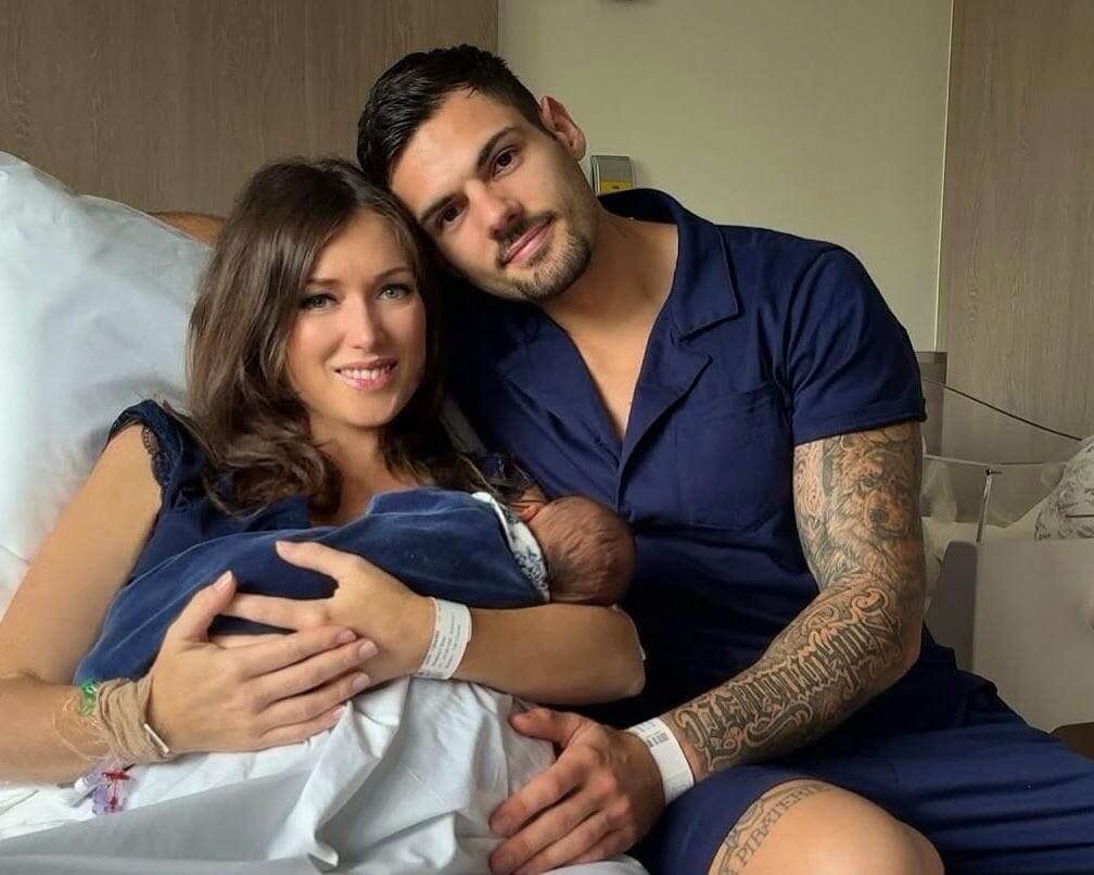 Elsa Esnoult maman : l’artiste va-t-elle épouser le père de son fils ? Elle répond !