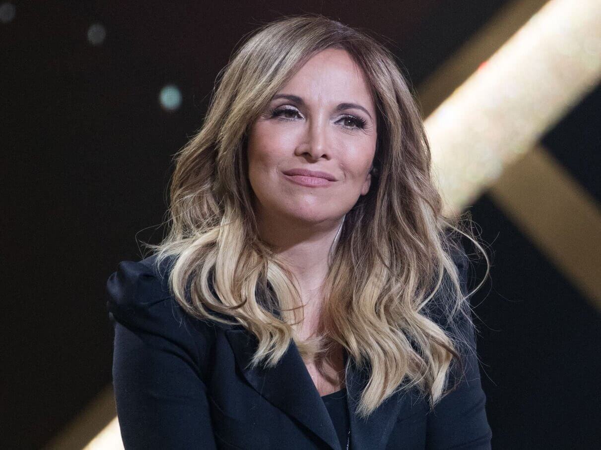 Hélène Ségara revient sur les séquelles de sa maladie oculaire : "Je vis avec ça..."