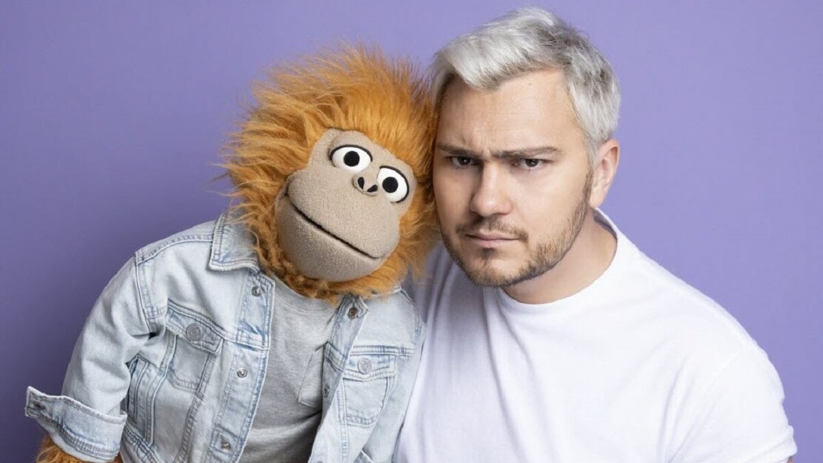 Jeff Panacloc de nouveau en couple ? L’humoriste aurait retrouvé l’amour auprès d’une actrice