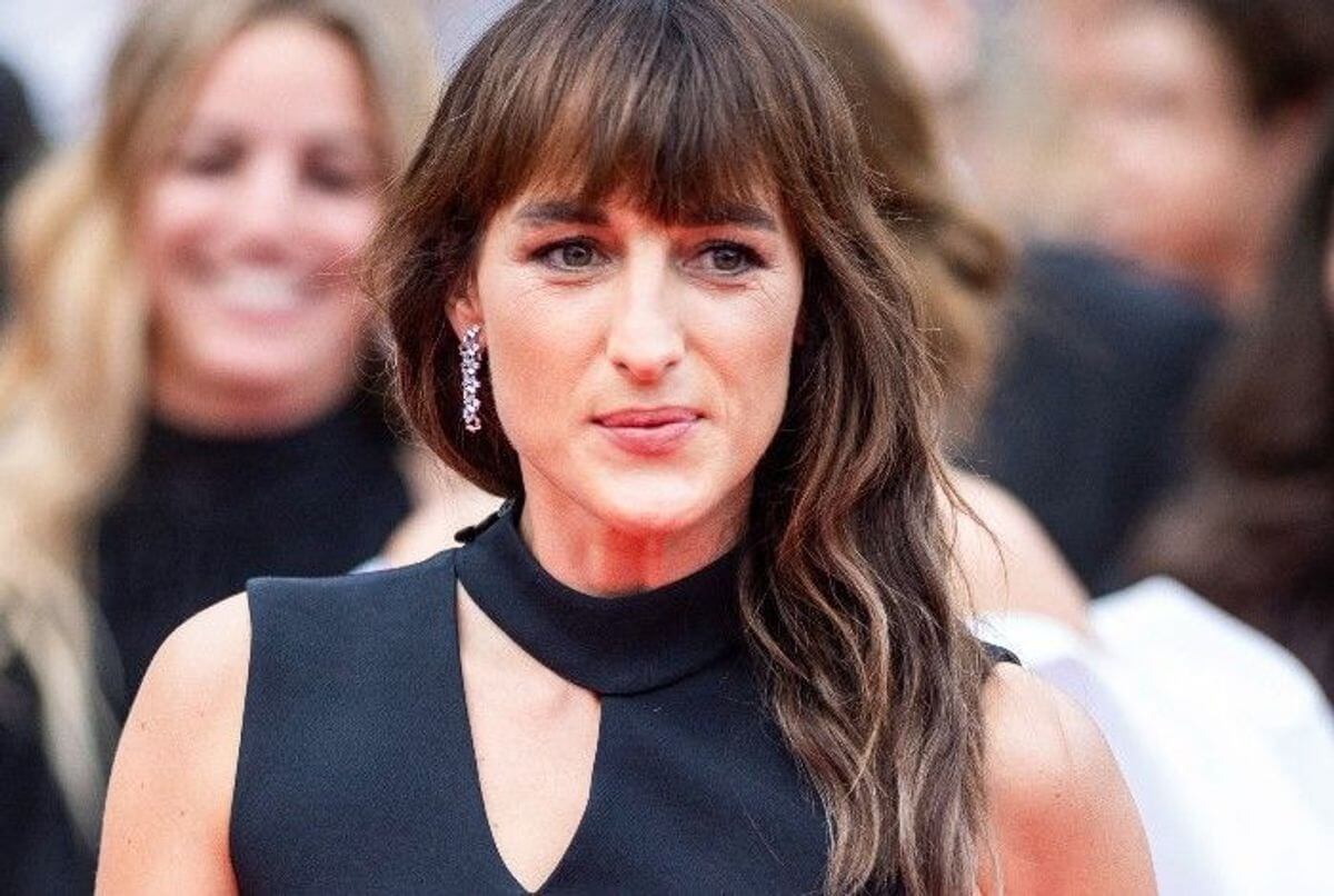 Juliette Armanet enceinte : l’artiste affiche son joli ventre rond sur le tapis rouge