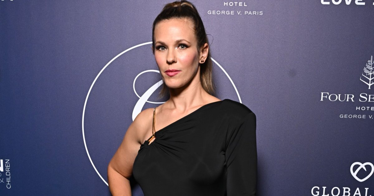 Lorie Pester choquée par l'une de ses anciennes interviews sur TF1 : : &quot;Deux mecs qui posent des questions gênantes&quot;