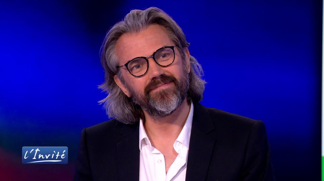 Aymeric Caron pris à partie à Paris, il s'adresse à son agresseur : "Nous avons la plaque !"