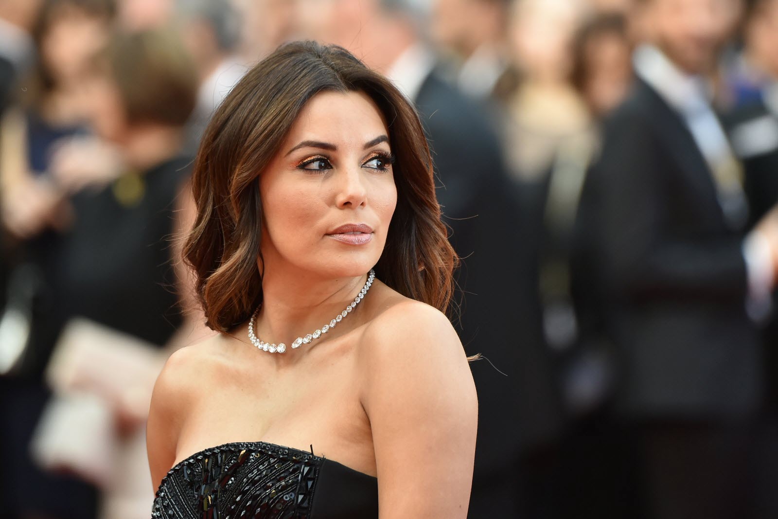 Eva Longoria s’entoure de Slimane pour un prestigieux événement malgré sa condamnation