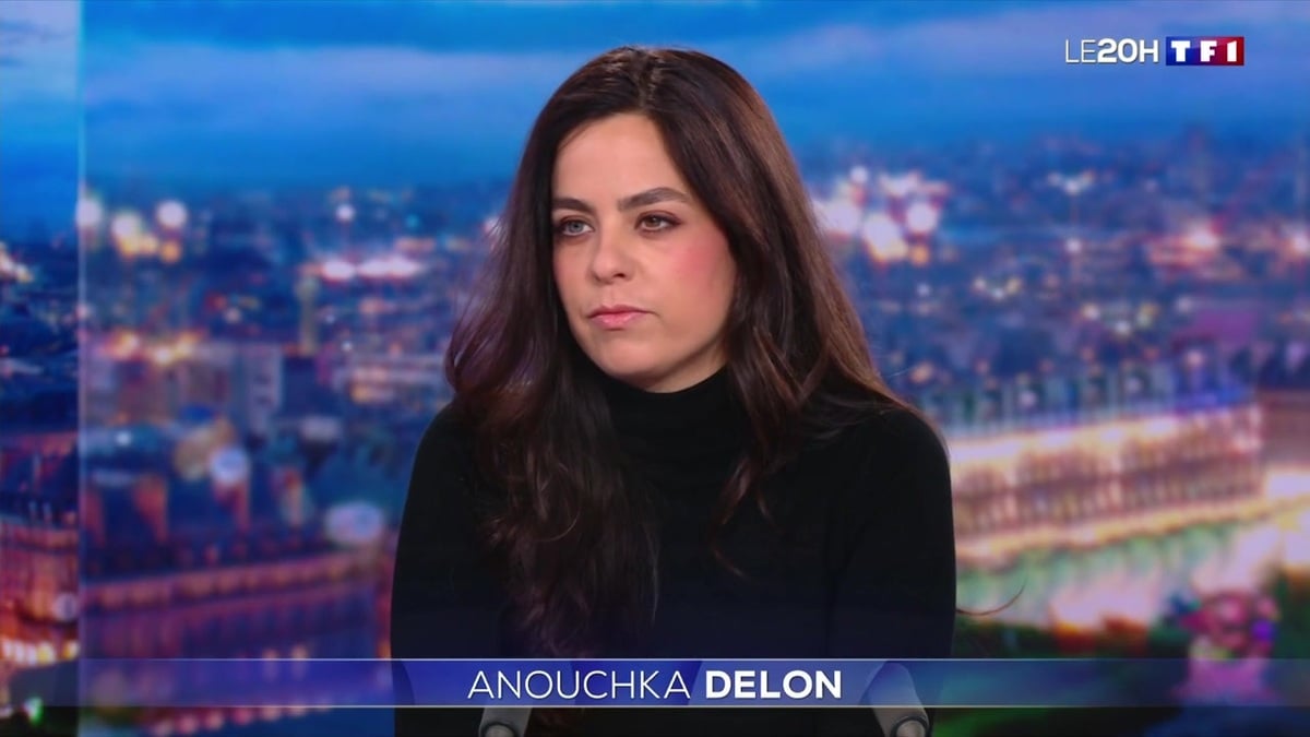 Héritage d'Alain Delon : Anouchka accusé d'abus de faiblesse par Alain-Fabien, elle riposte ! &quot;Trahir les liens sacrés du sang sur la place publique…&quot;