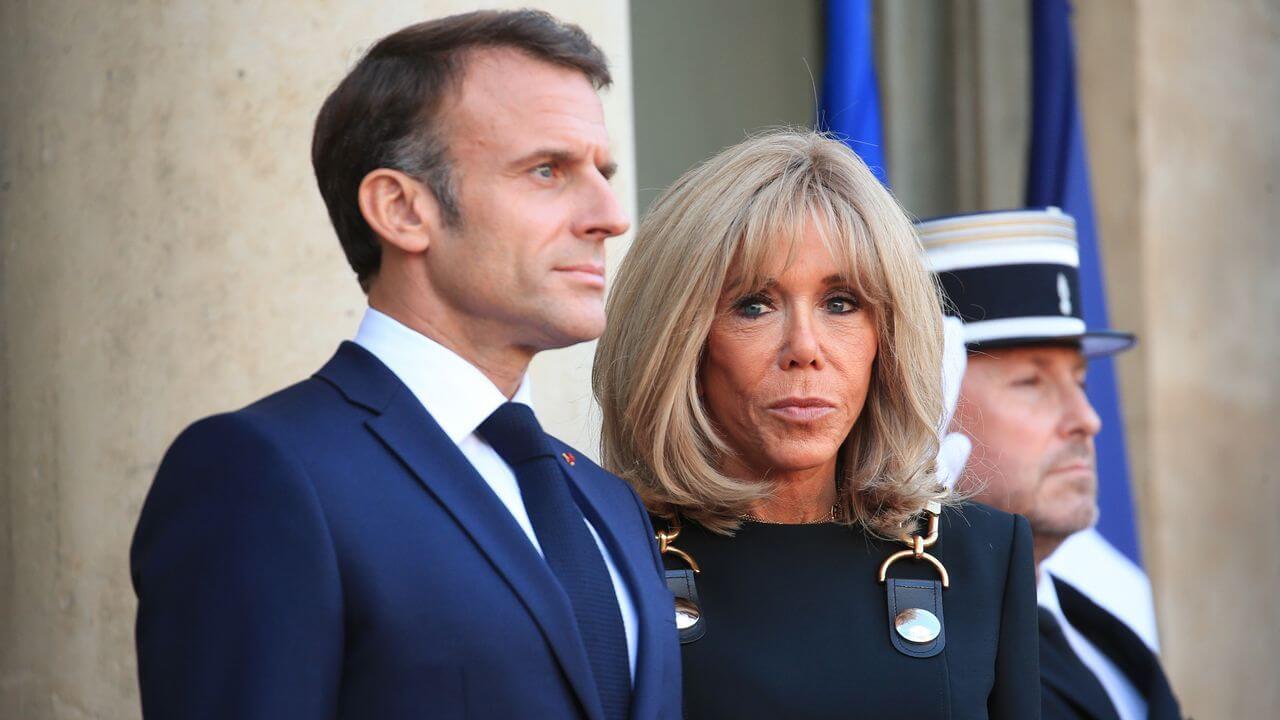 Brigitte et Emmanuel Macron : un salarié de l’Élysée soupçonné de vol… Ces objets dérobés