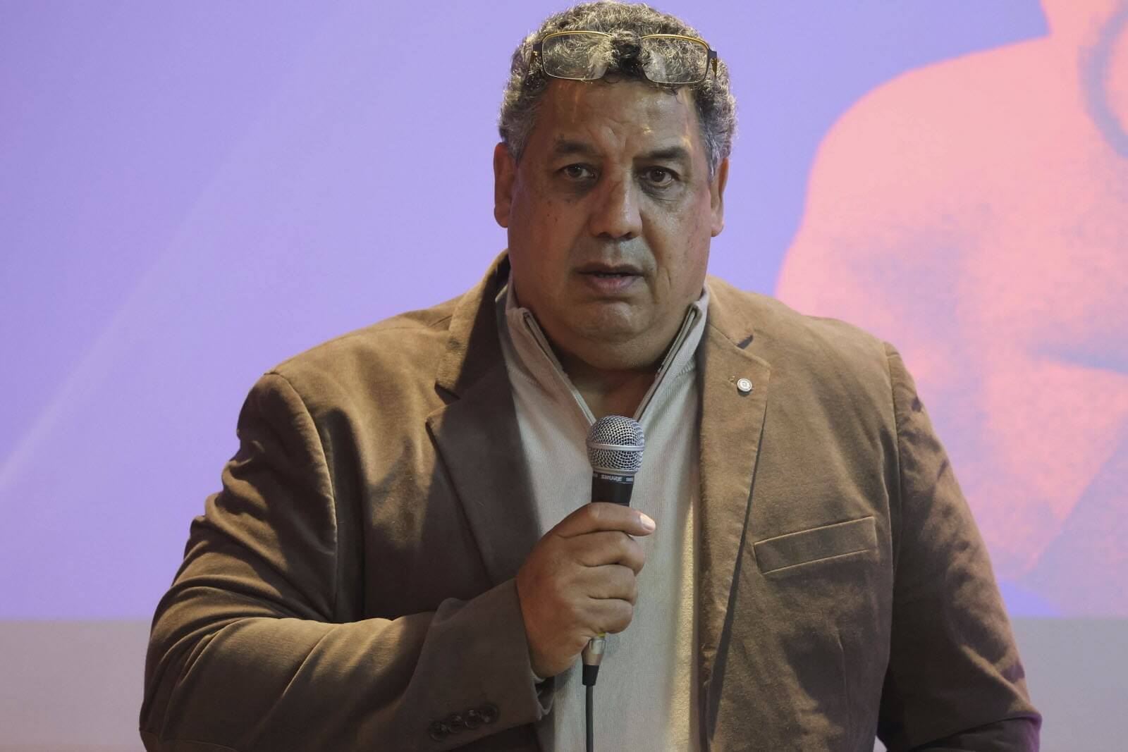 Serge Blanco, légende du rugby français, se lance dans la course aux municipales 2026