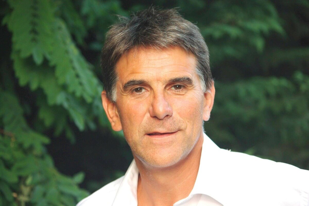 Tex revient sur son éviction de France 2 et s’en prend à Julien Courbet : "Il a mis le feu…"