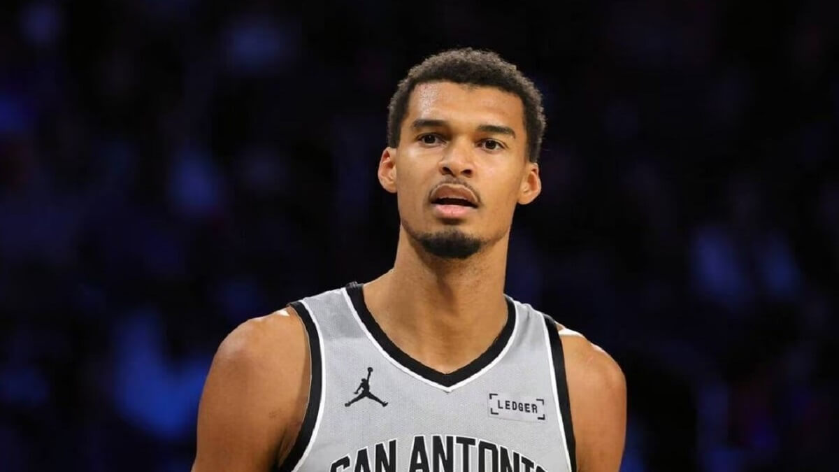 Victor Wembanyama en deuil : le jeune basketteur bouleversé en conférence de presse