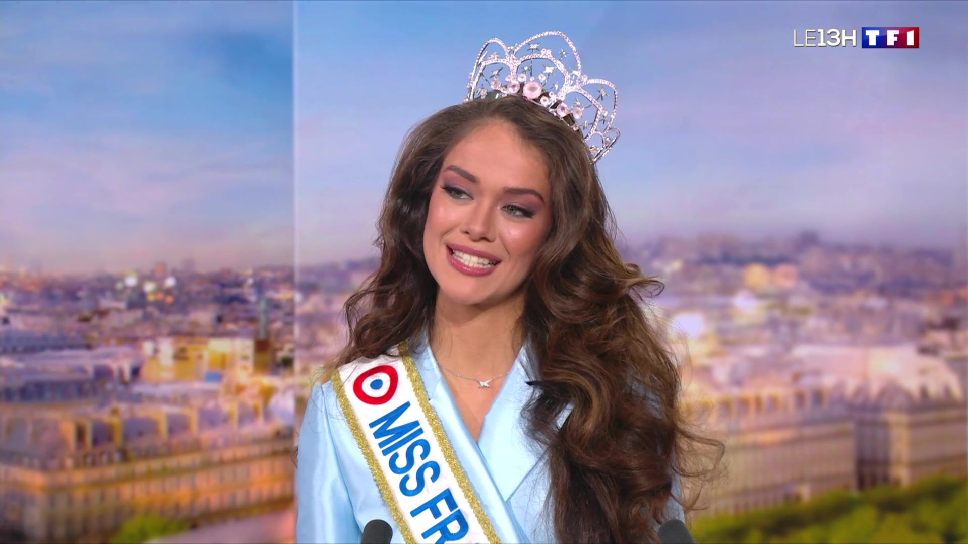 Hinaupoko Devèze reçoit le soutien d’une autre Miss France ! &quot;Je vis cette émotion...&quot;