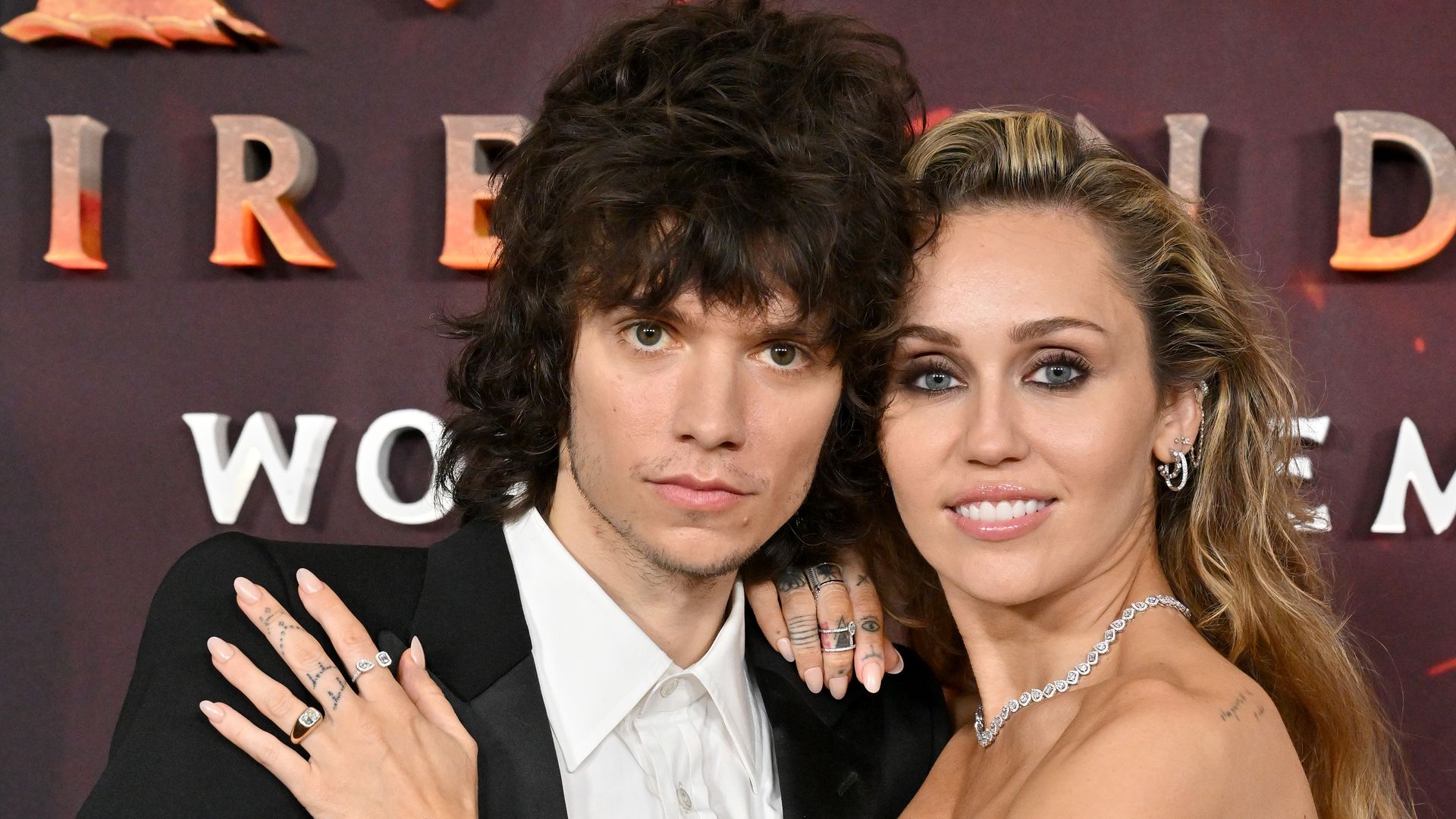 Miley Cyrus prête à convoler en secondes noces : la chanteuse s'est fiancée à Maxx Morando !