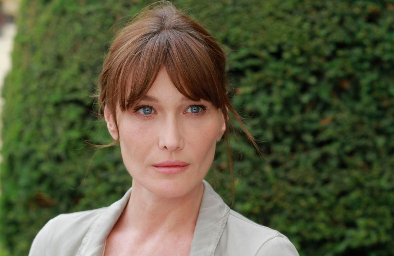 "Je me souviendrai toujours de sa grande gentillesse" : cette disparition qui a ému Carla Bruni