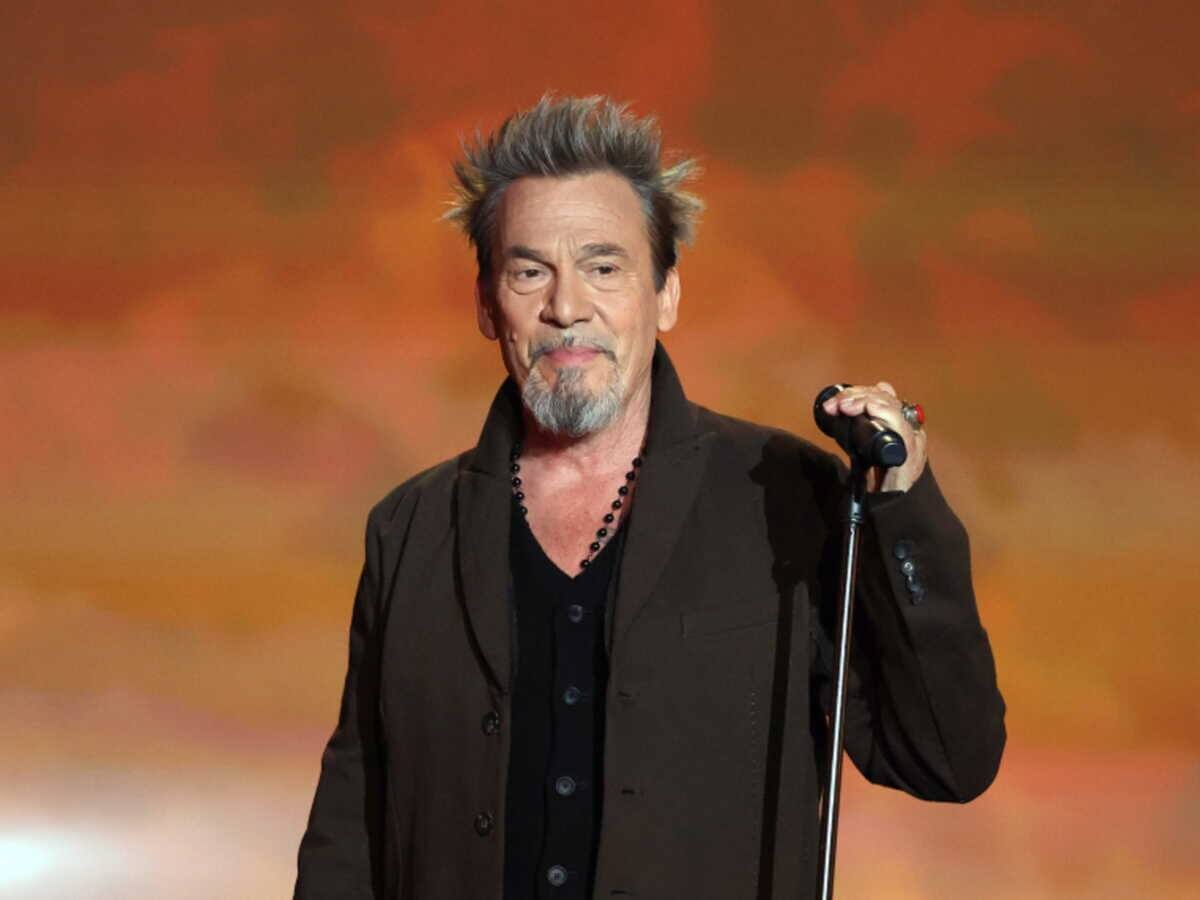 Florent Pagny évoque sa rémission devant son public : "J'ai un mot du docteur…"