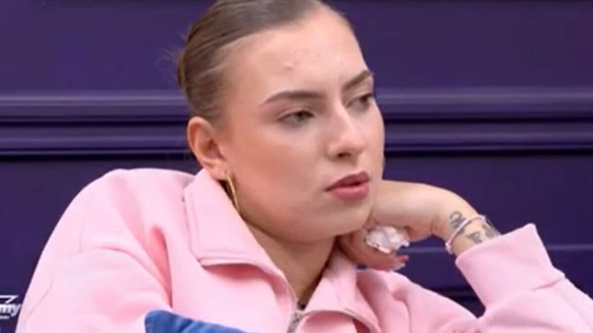 Star Academy : pourquoi Léa garde son piercing sur la langue pour chanter... "Si je l'enlève..."