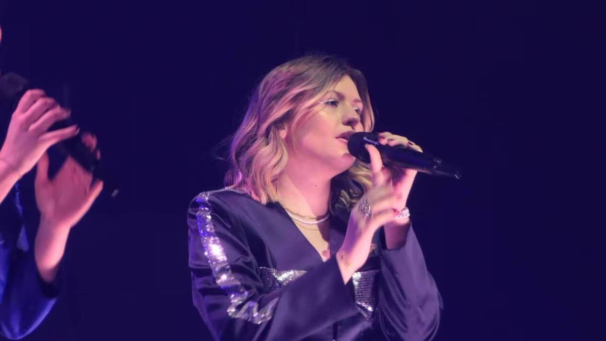 Marine (Star Academy) assiste à une demande en mariage sur scène pour sa première à l’Olympia