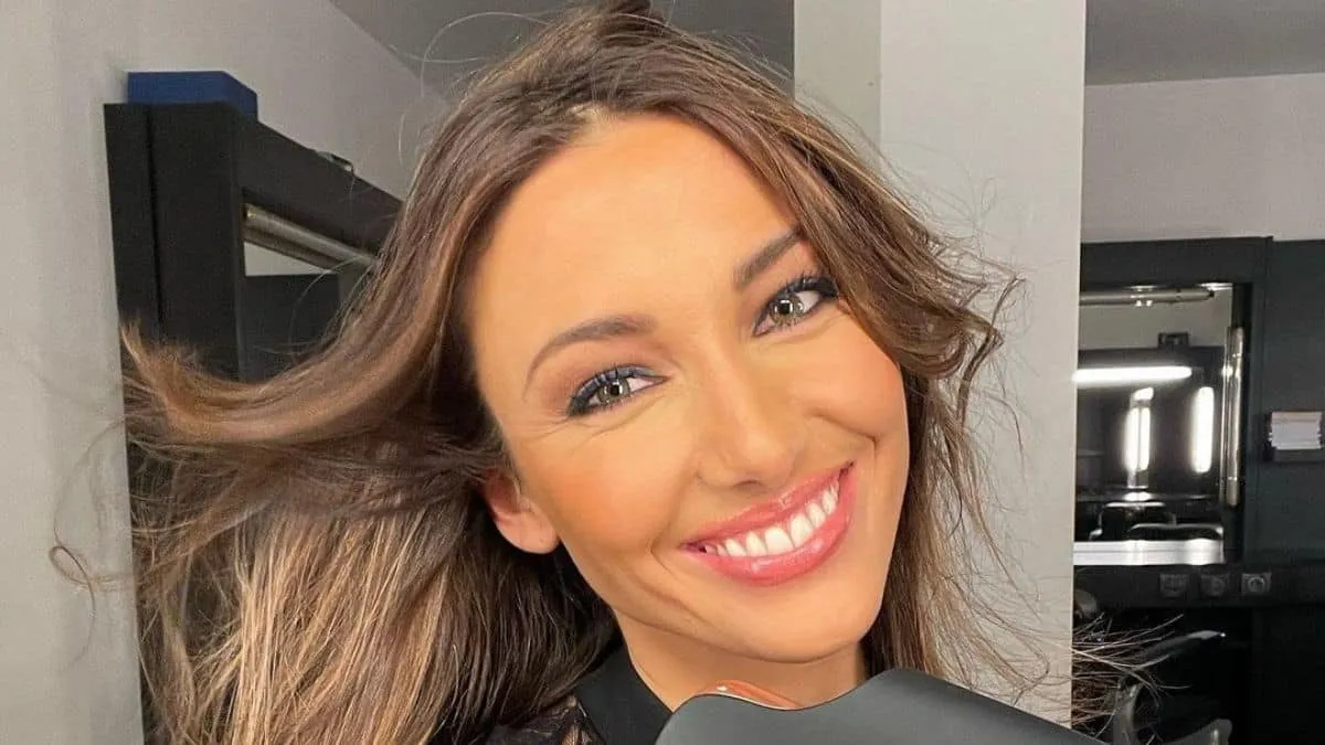 Delphine Wespiser blessée par les critiques après sa prise de poids : "Ça fait hyper mal"