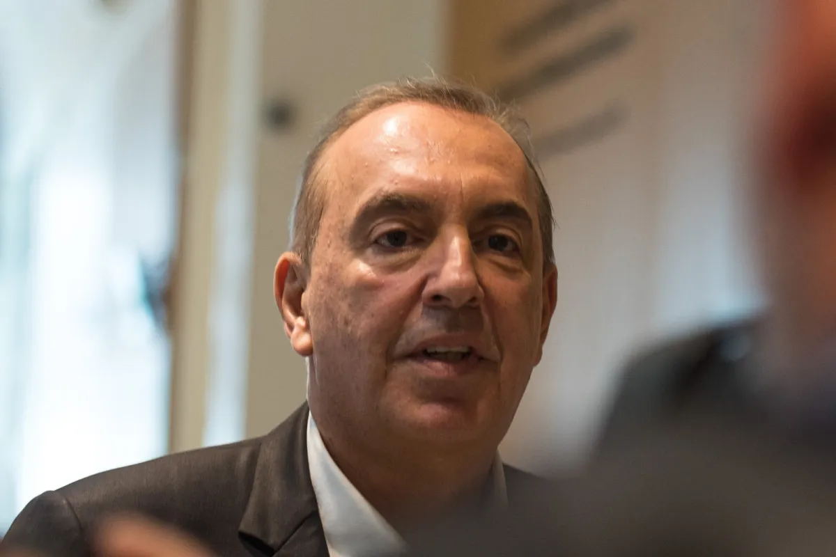 "Ça fait mal" : Jean-Marc Morandini maintenu à l'antenne de CNews, l'une de ses victimes réagit