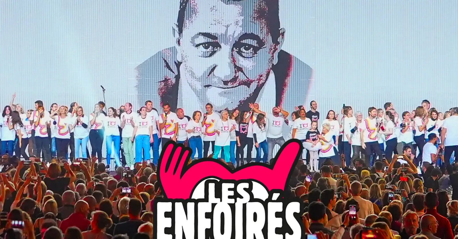 Les Enfoirés 2026 : un chanteur chute en plein concert "On a eu très peur"
