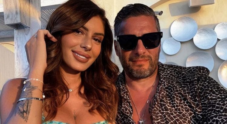 Sarah Lopez fraîchement mariée : elle annonce sa deuxième grossesse !