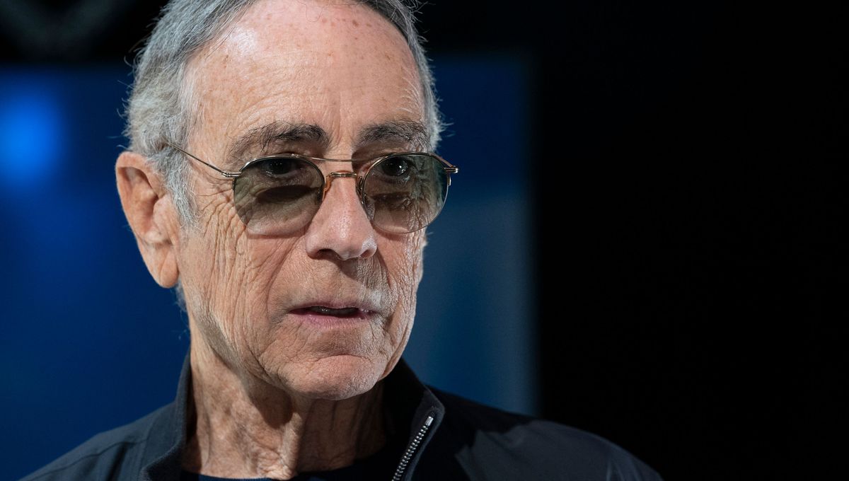 Cinq côtes cassées pour Alain Chamfort après une chute sur la scène des Enfoirés "On ne s’est pas rendu compte"