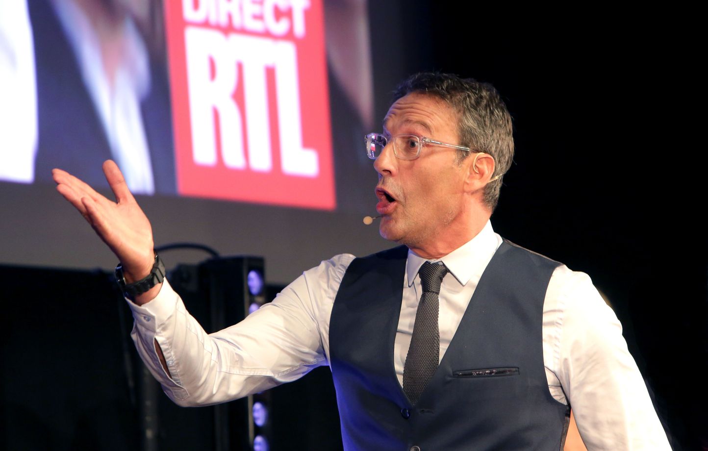 Ça peut vous arriver : Julien Courbet interpellé au sujet d’une ancienne candidate de Drag Race France