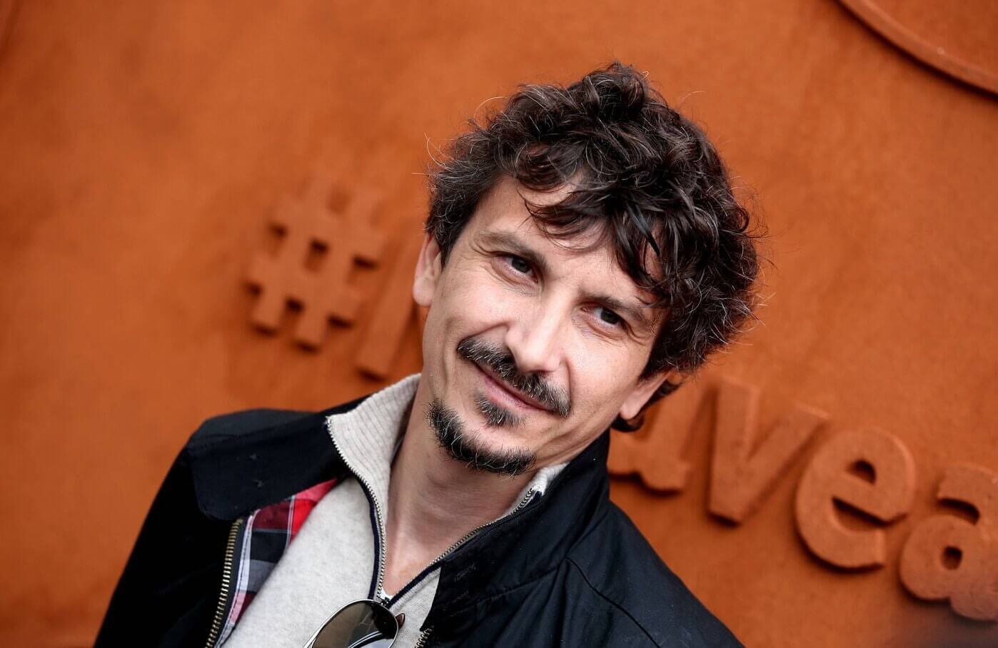 Arnaud Tsamère dresse un drôle de constat sur ses ex : "Je fais des passes décisives…"